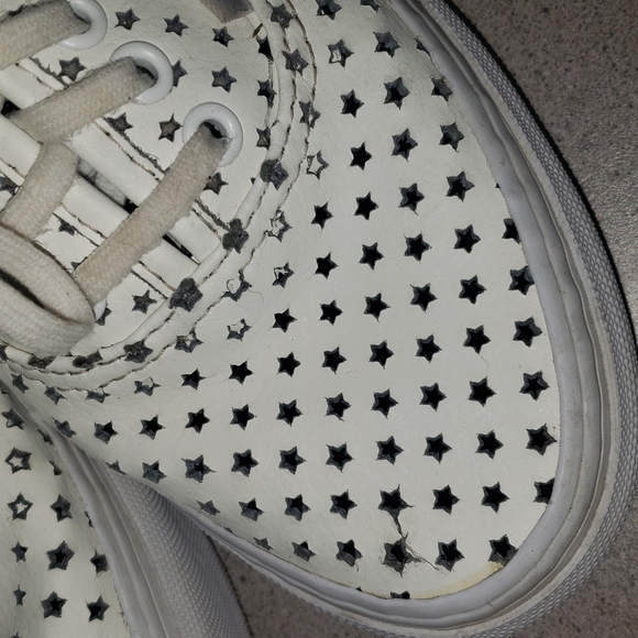 Vans - Picture 2 of 5